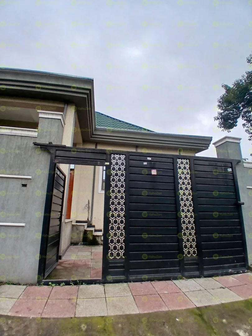 150 ካሬ የሚሸጥ ቪላ ቤት በመሪ /ጎላጎል