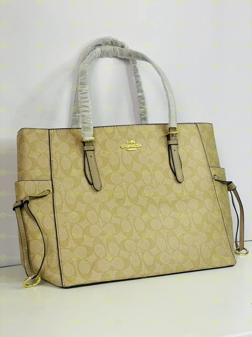 Coach New York Women's Hand Bag