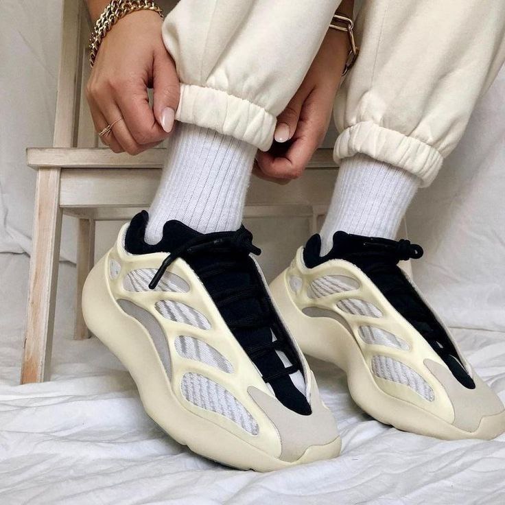 Adidas Yeezy 700 Men's Shoes