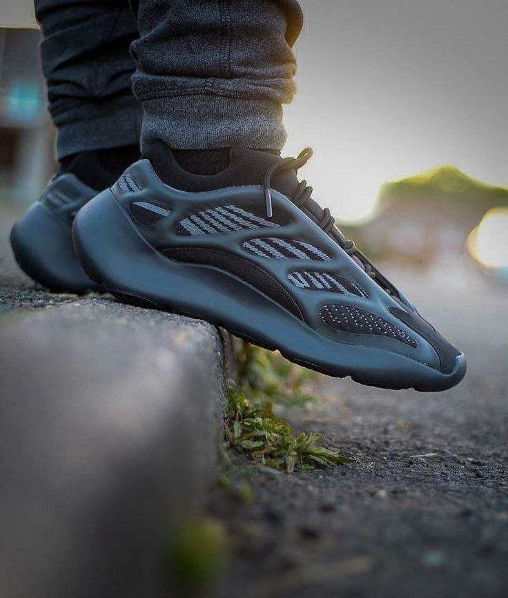 Adidas Yeezy 700 Men's Shoes