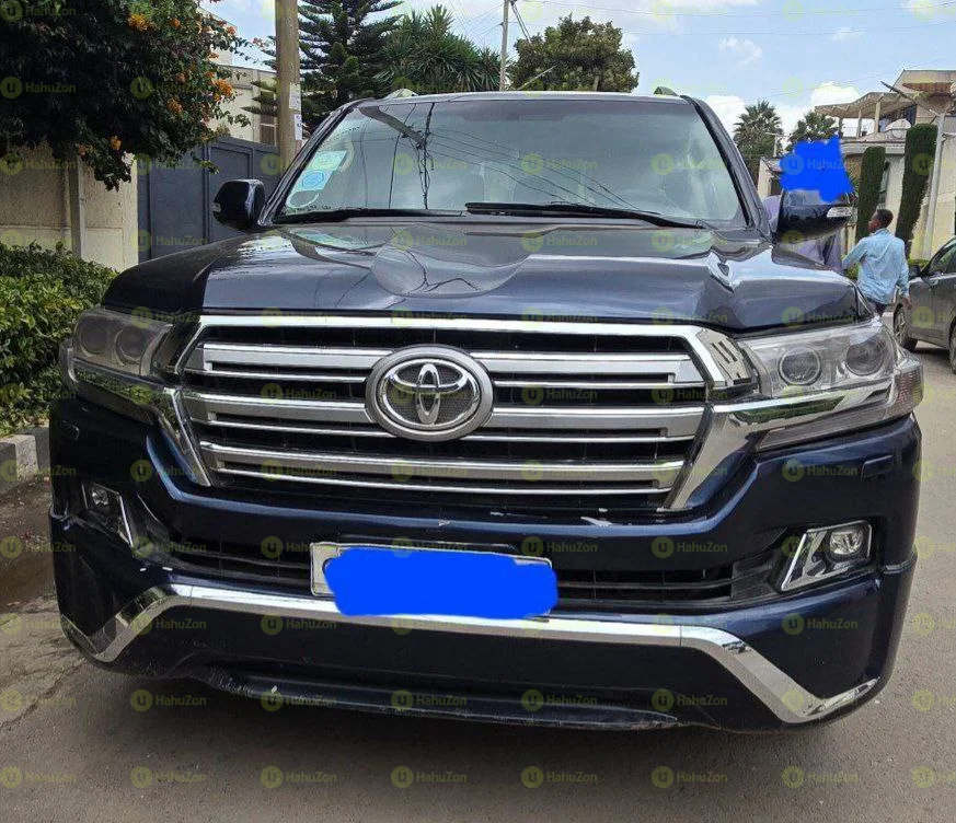 2017 Model-Toyota LandCruiser V8  VX.R