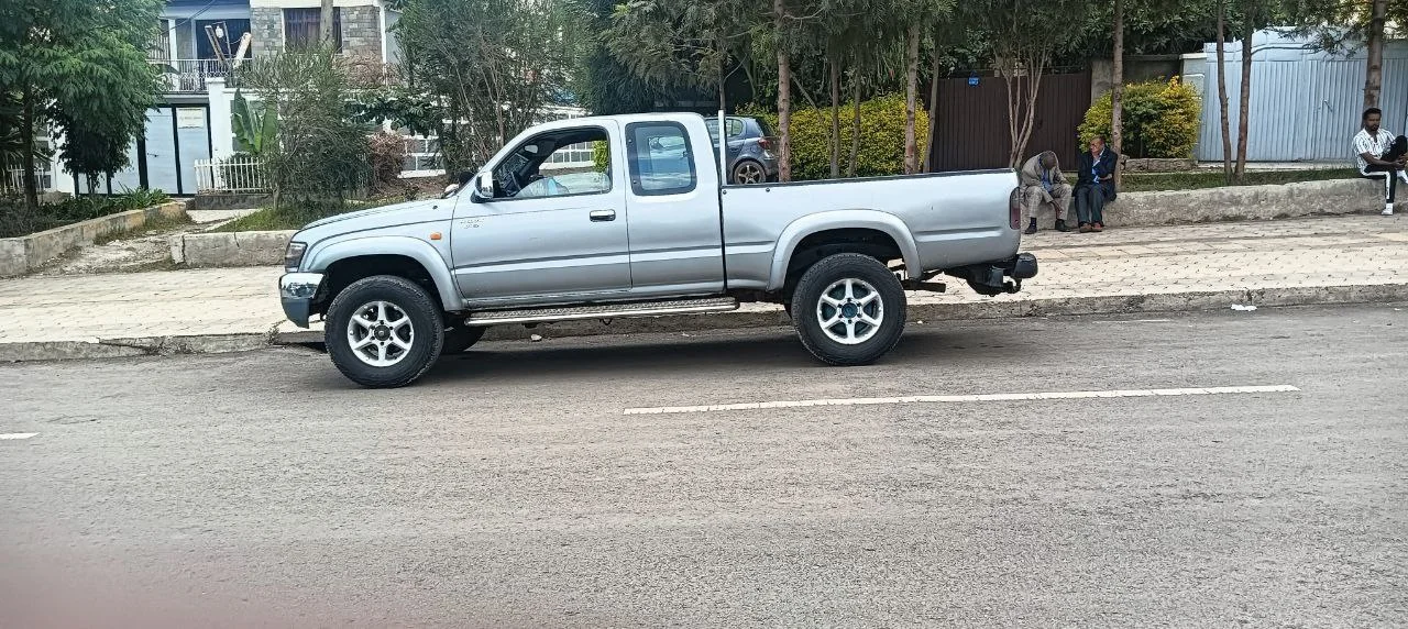 2004 Model-Toyota Hilux