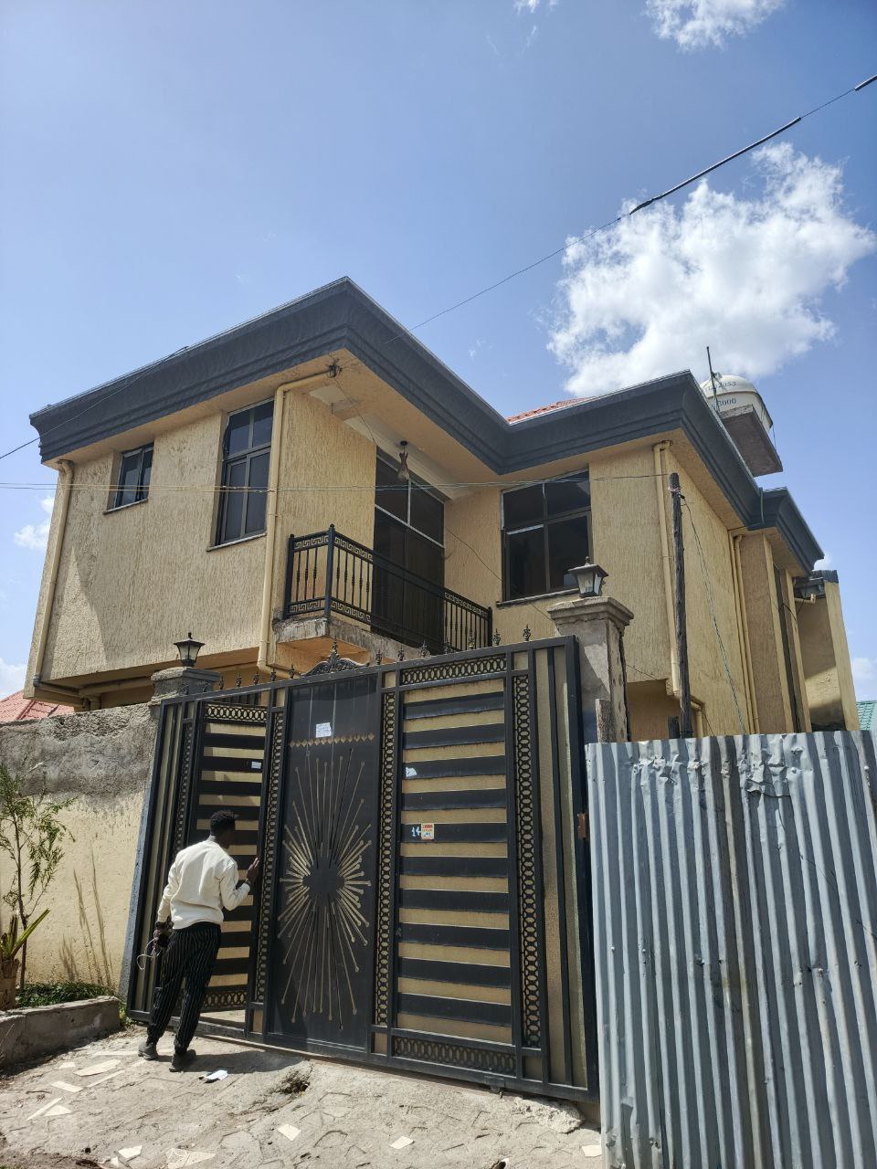 140 ካሬ የሚሸጥ G+1 ቤት በጣፎ ሚሽን