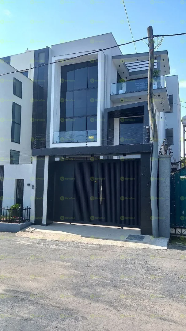 250 ካሬ የሚሸጥ ቤት በአያት ዞን