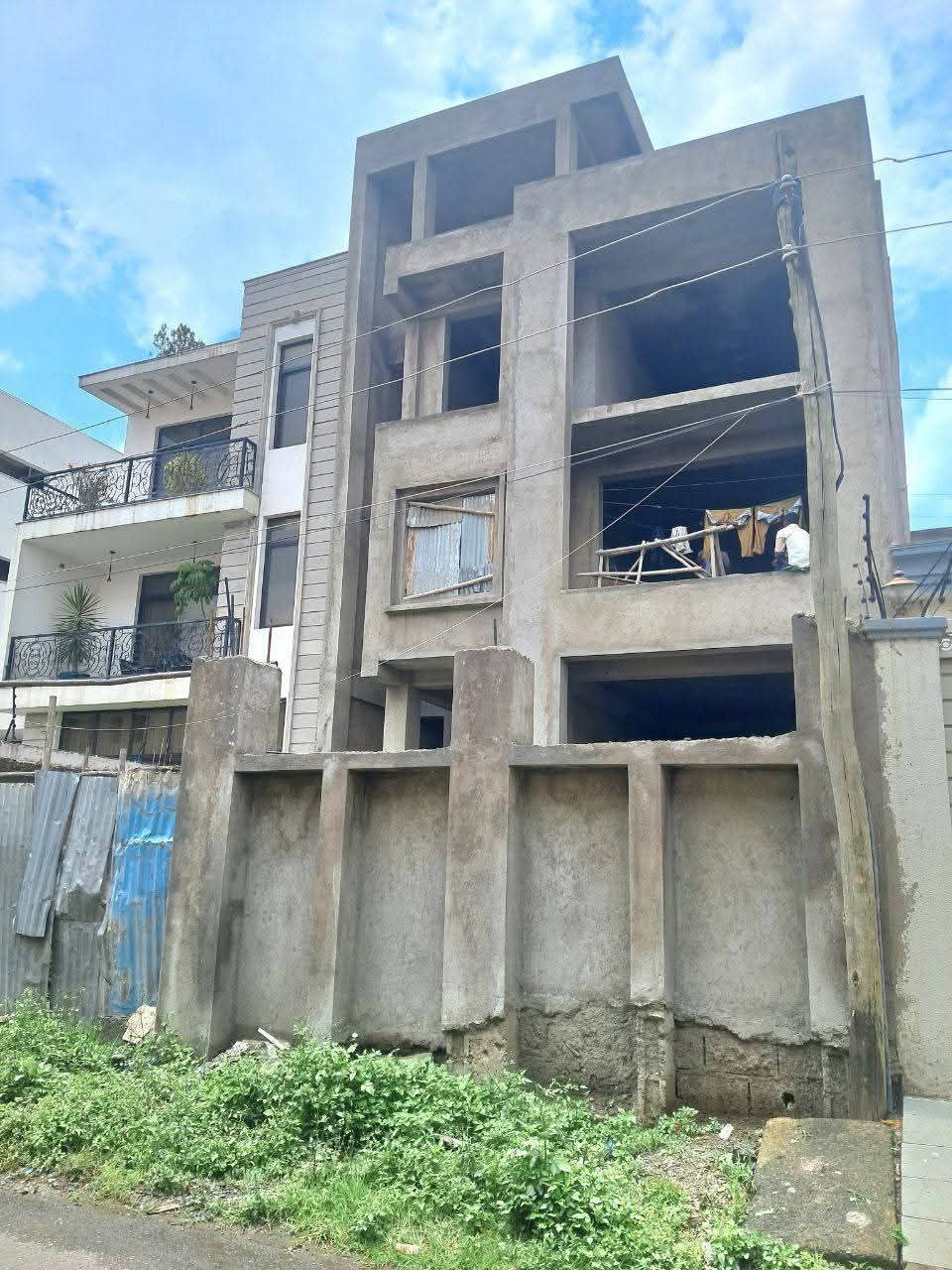 175 ካሬ የሚሸጥ G+3+ቴራዘ ቤት በአያት