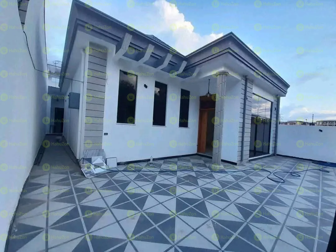 225 ካሬ የሚሸጥ ቪላ ቤት በሰሚት