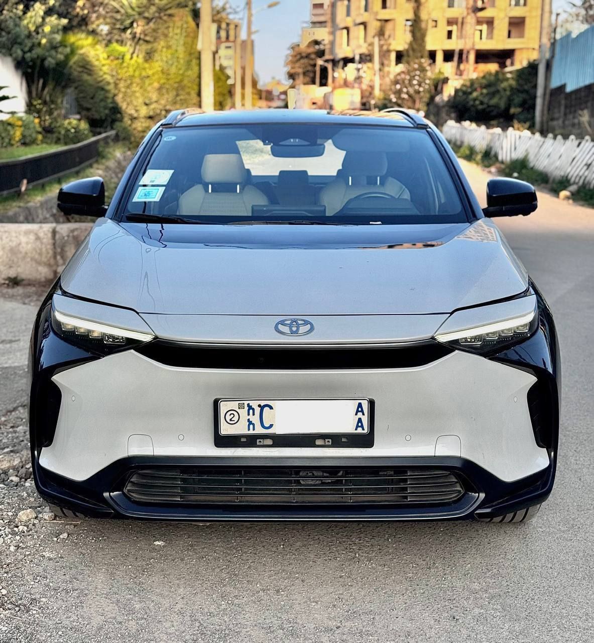 2023 Model-Toyota BZ4X   4wd