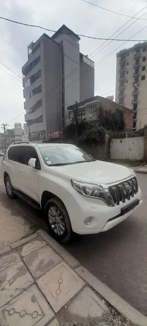 2017 Model-Toyota Landcruiser Prado