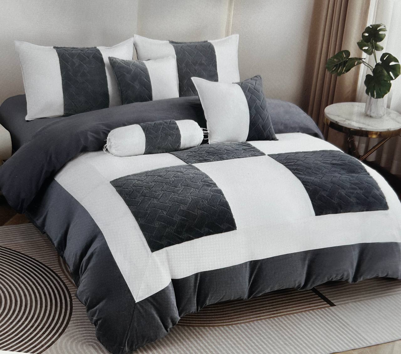 Seven  Pcs Comforter set