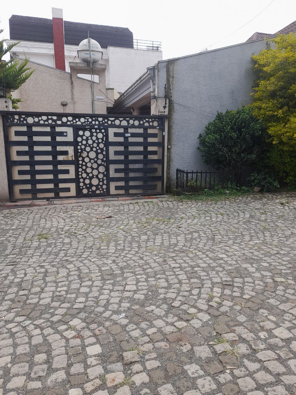 165 ካሬ የሚሸጥ ቪላ ቤት በሰሚት