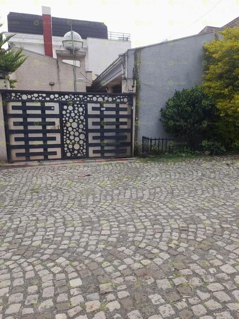 165 ካሬ የሚሸጥ ቪላ ቤት በሰሚት