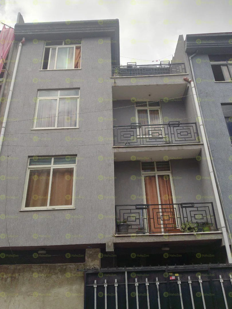 72 ካሬ የሚሸጥ G+3 ቤት በሰሚት 72