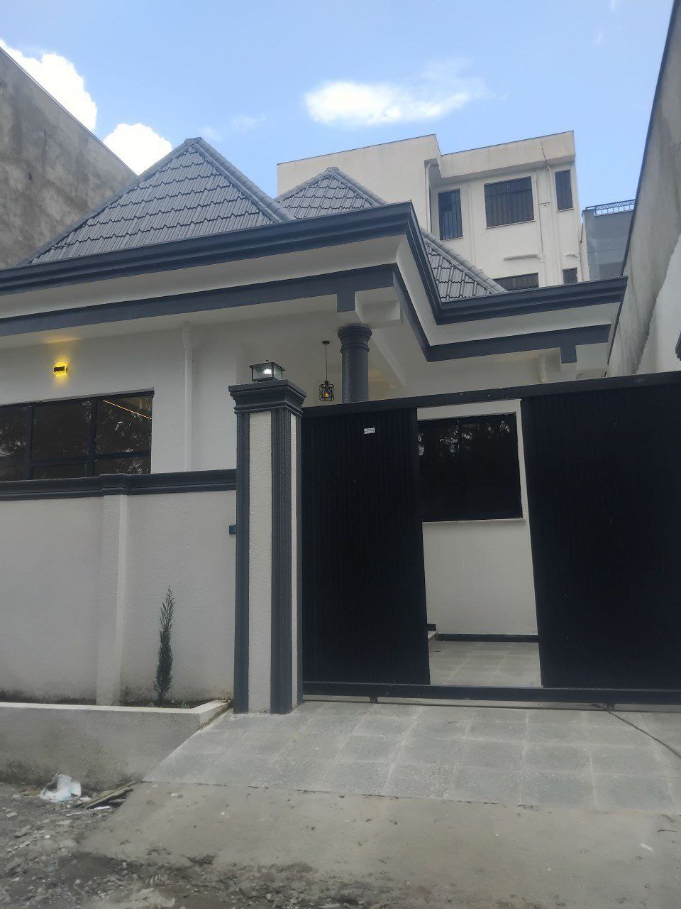 150 ካሬ የሚሸጥ ቪላ ቤት በሰሚት አትሌቶች መንደር