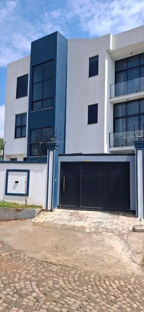 150 ካሬ የሚሸጥ G+2 ቤት በሴ ኤም ሲ