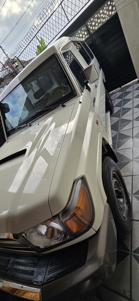 2018 Model-Toyota V8 Land Cruiser Long Base