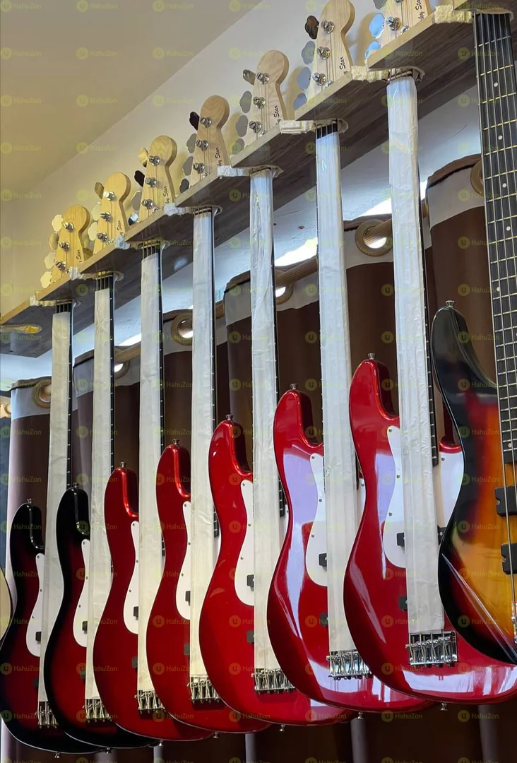 Lucky Star Bass Guita