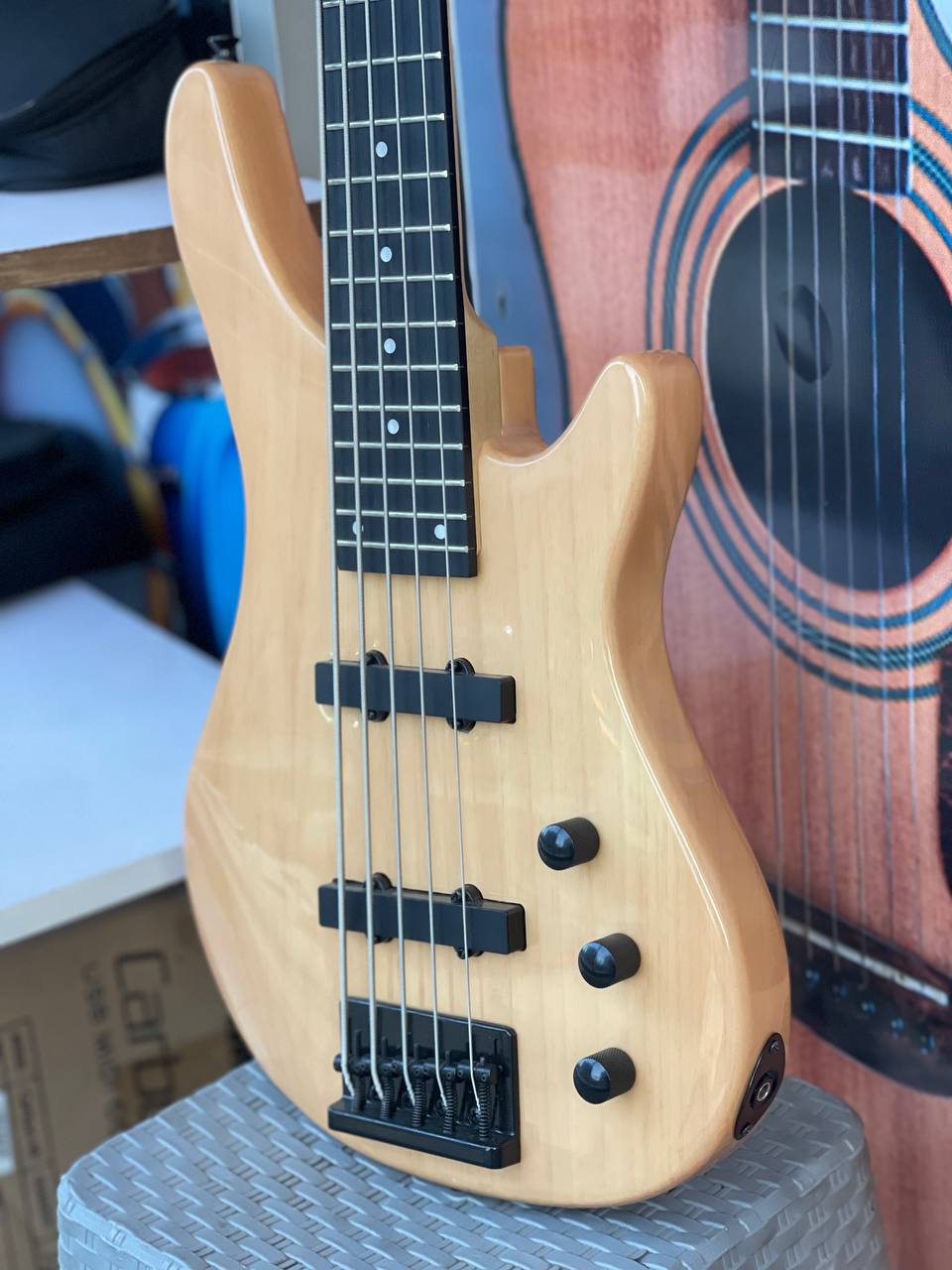 Lucky Star Bass Guita