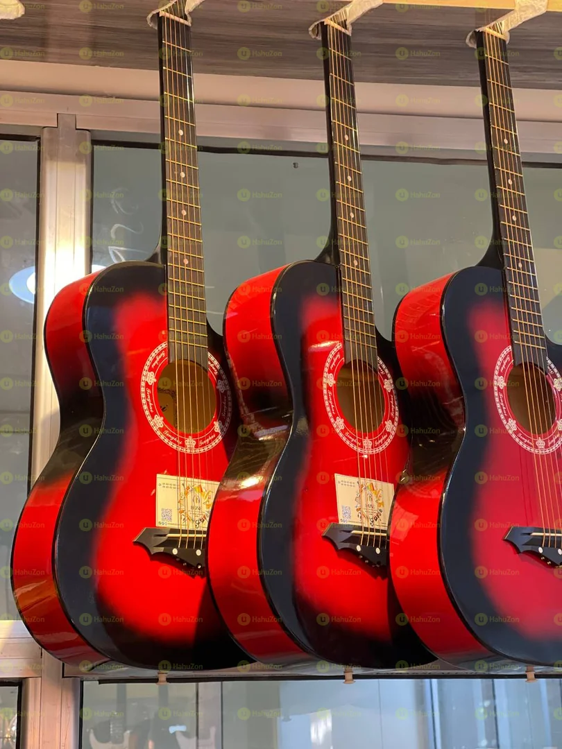 Sar Tenghai Box Guitar