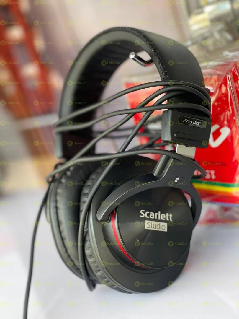 Focusrite Scarlet 3rd Generation Studio Headset
