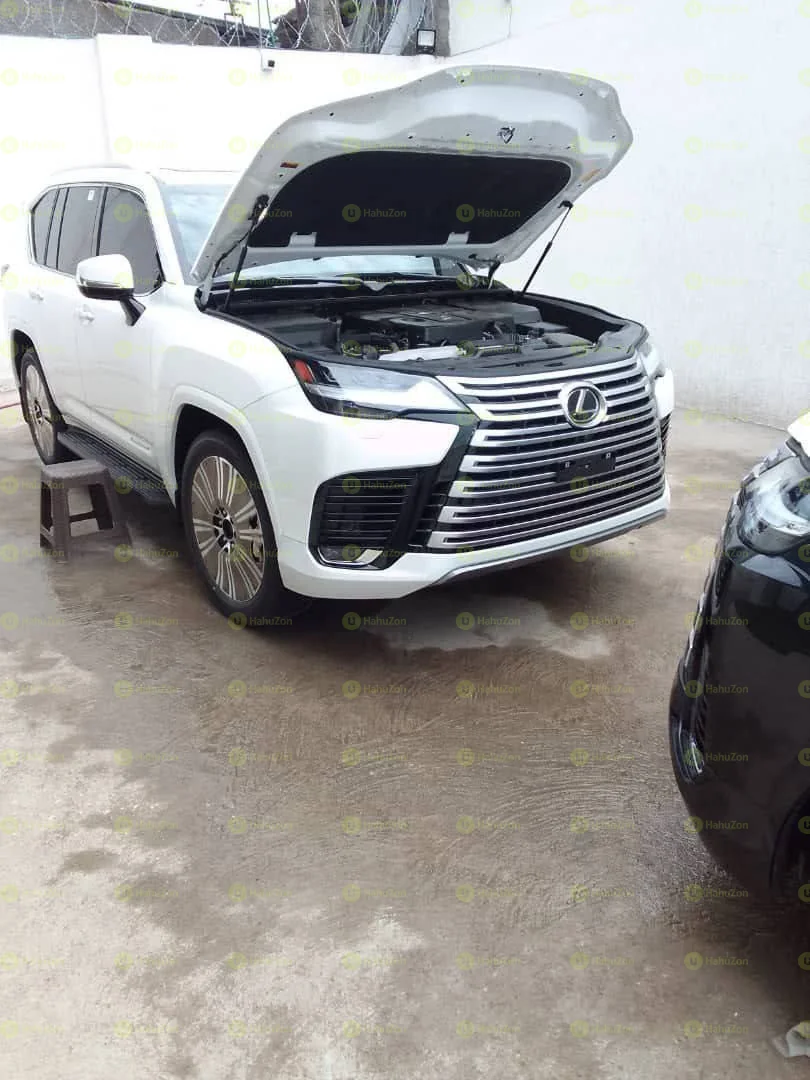 2024 Model-LexusLX600 Ultra