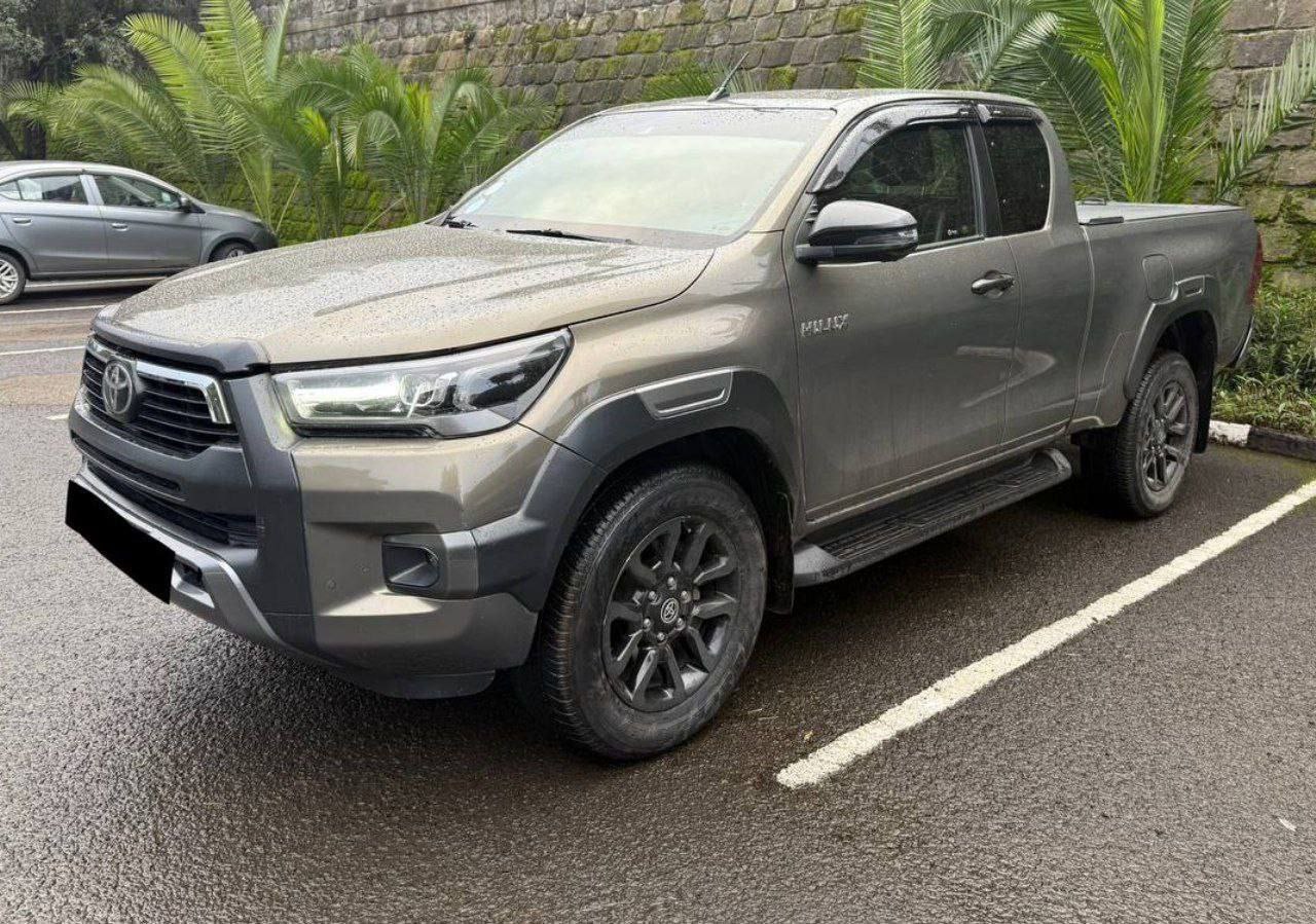 2022 Model-Toyota Hilux Invisible Kin Cab