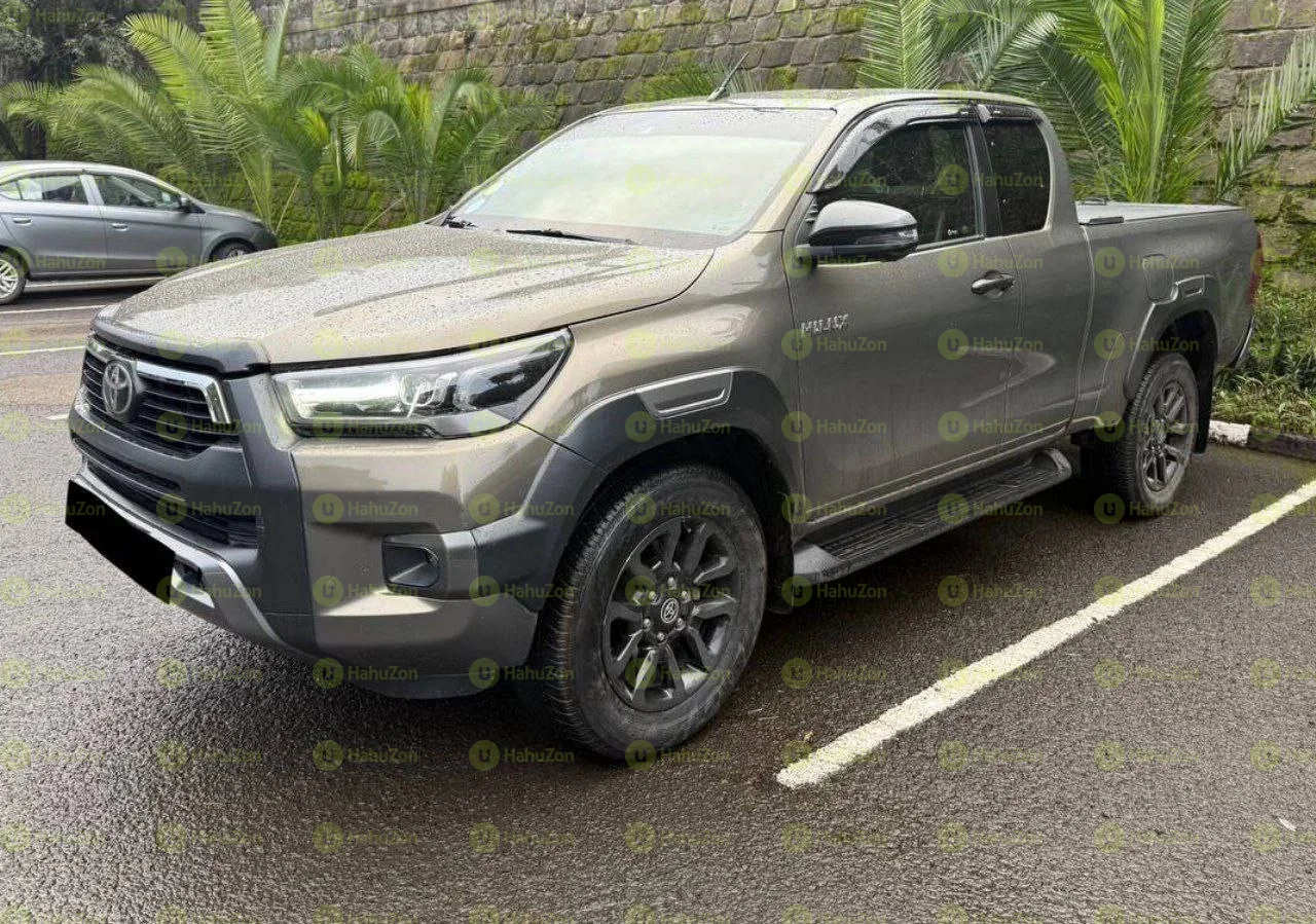 2022 Model-Toyota Hilux Invisible Kin Cab