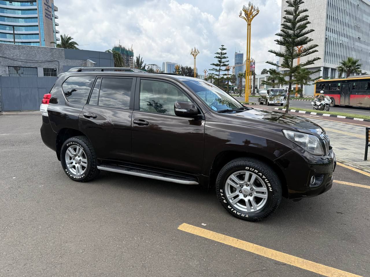 2012 Model-Toyota Landcruise Prada Europe