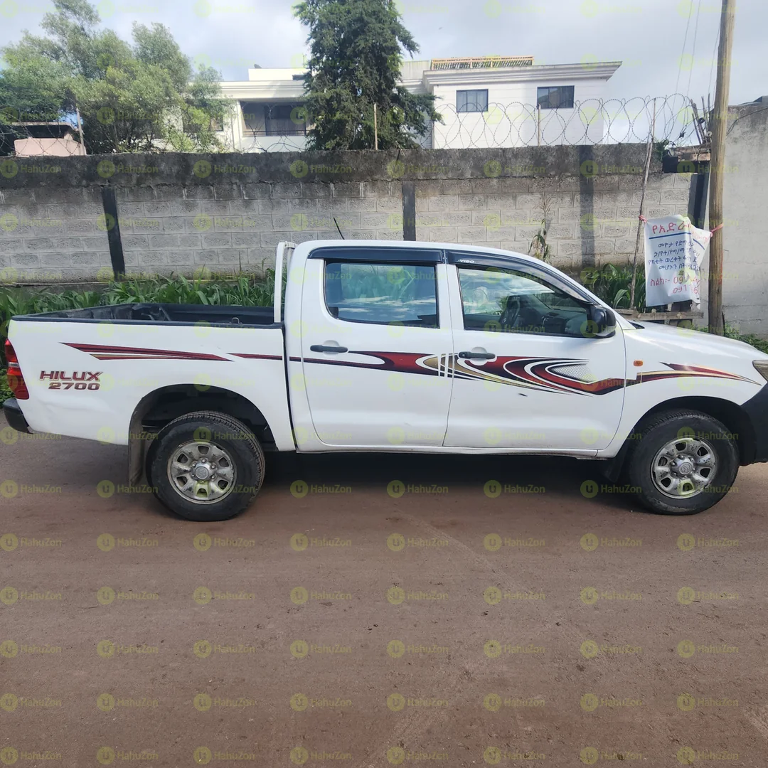 2013 Model-Toyota Hilux Double-Cab