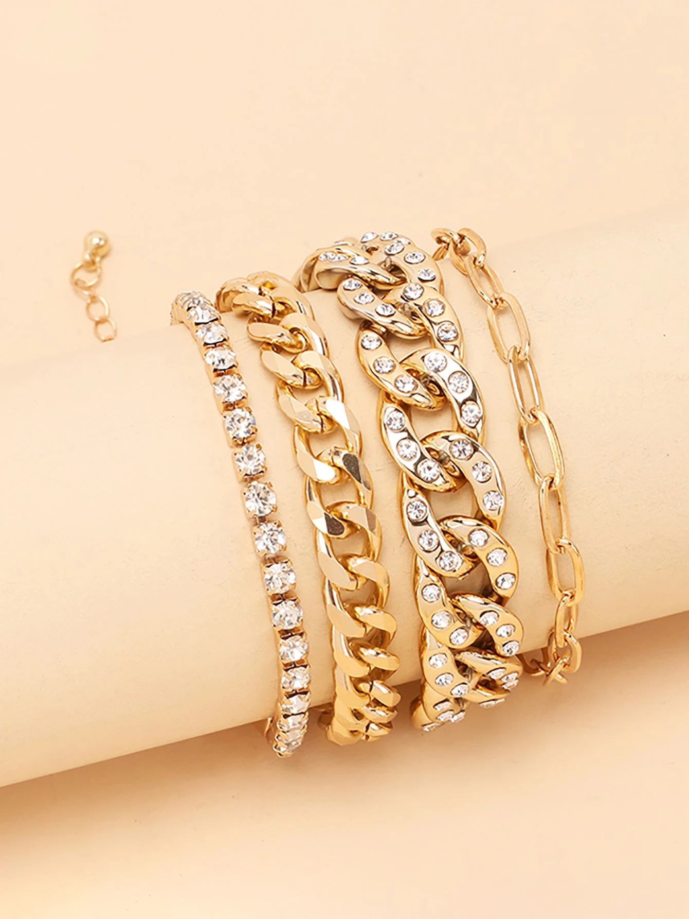 4 Pieces of Bracelet