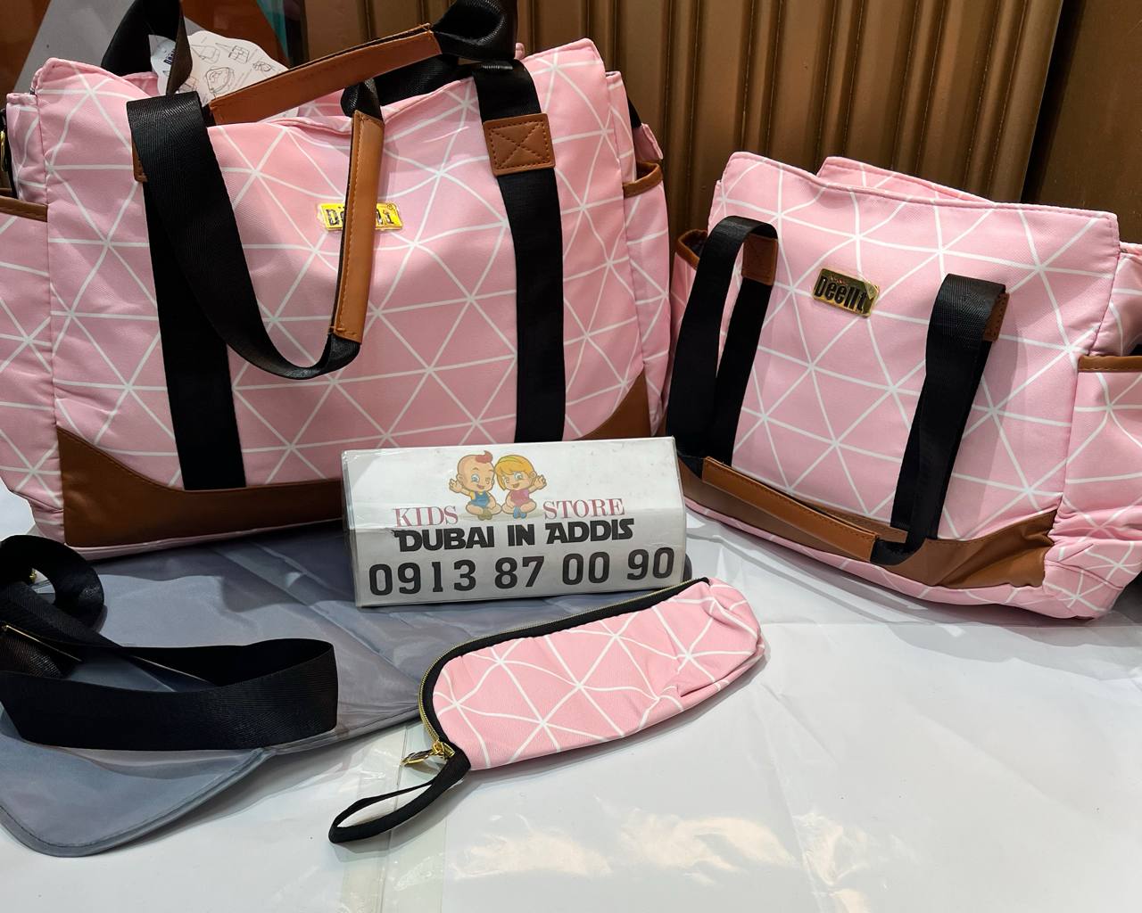 Deellt 4 in 1 Mama Bag