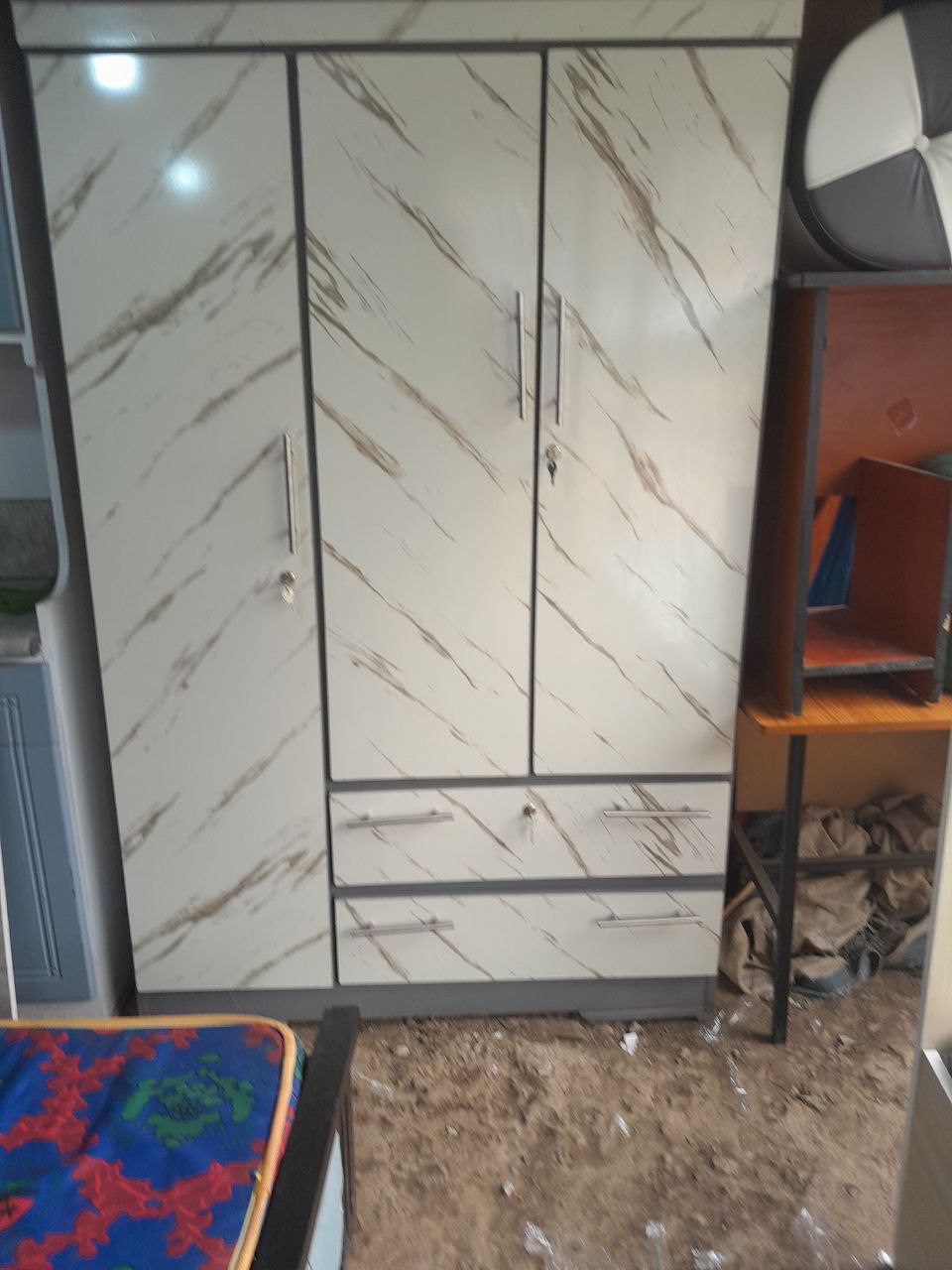 120 ላሚኔት ቁምሳጥን