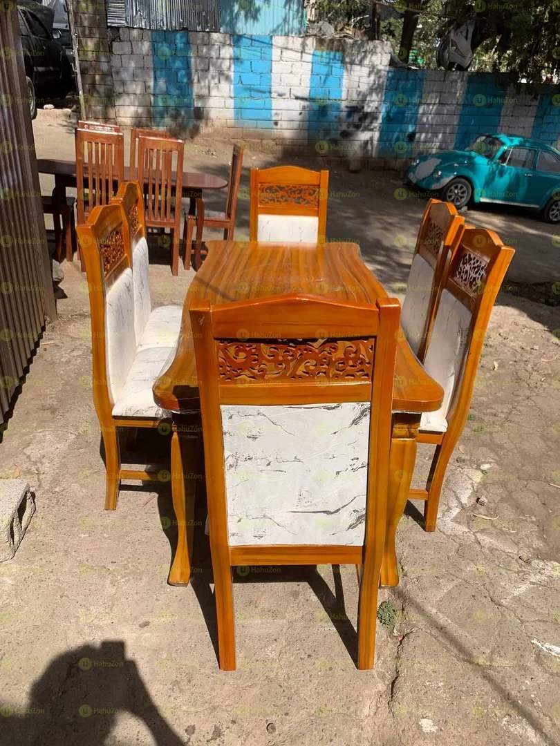 ባለ 6 ወንበር የምግብ ጠረጴዛ