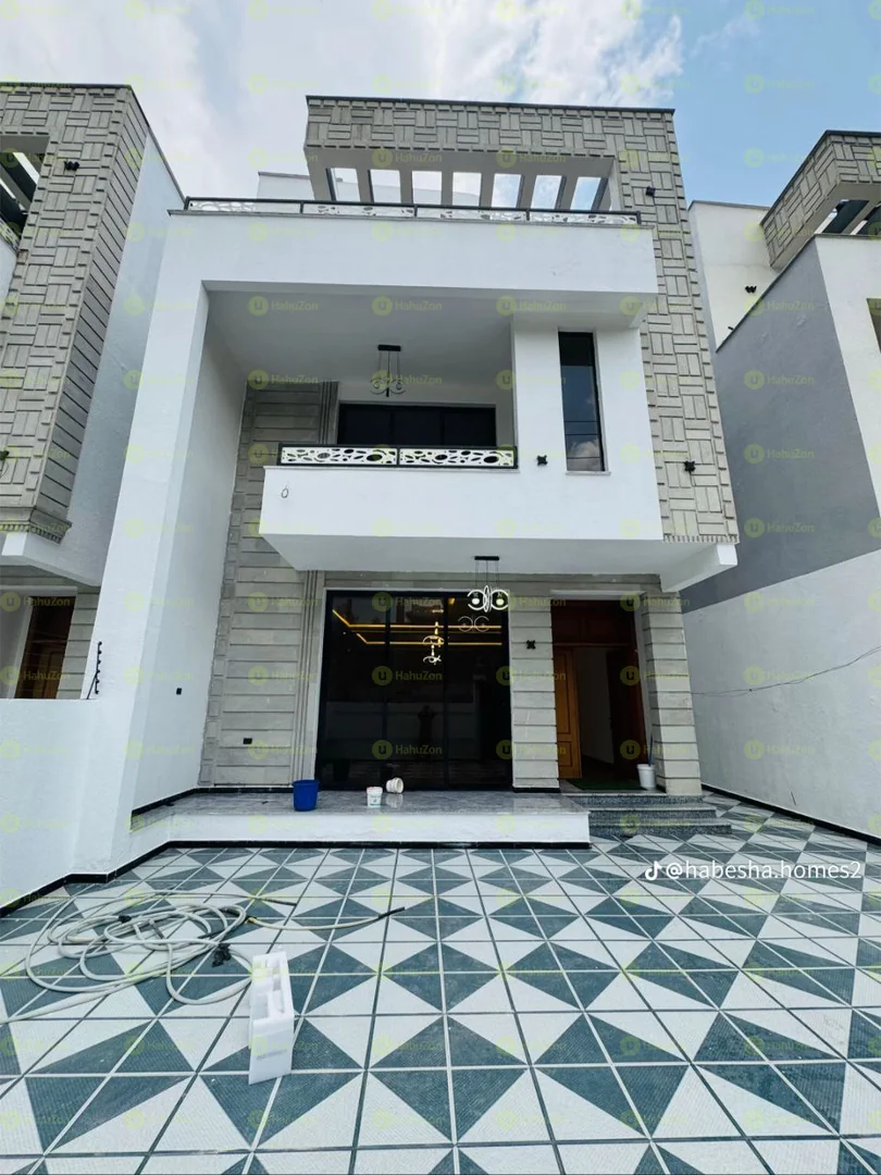 250 ካሬ የሚሸጥ G+2 ቤት በሰሚት