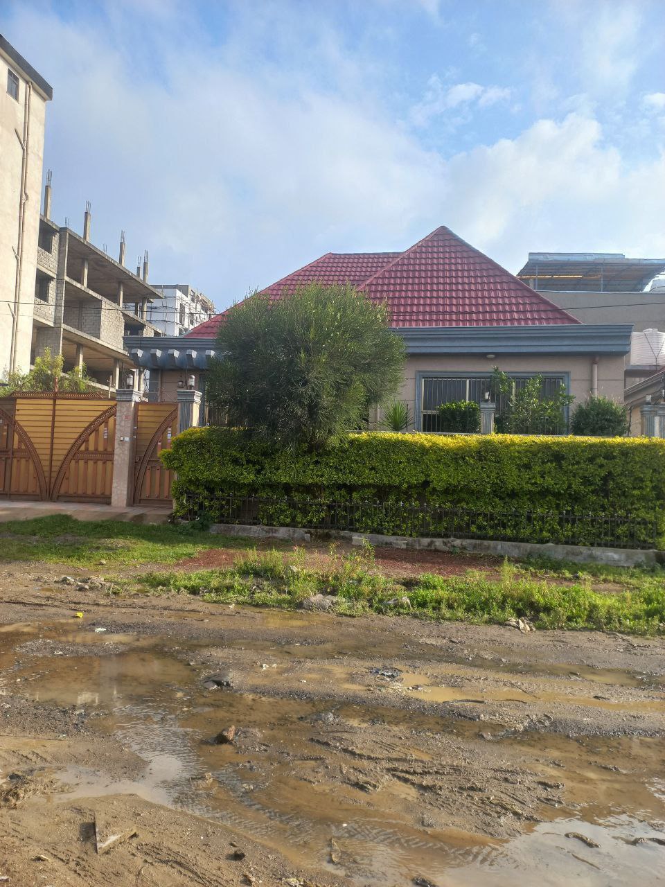 300 ካሬ የሚሸጥ ቪላ ቤት በአያት