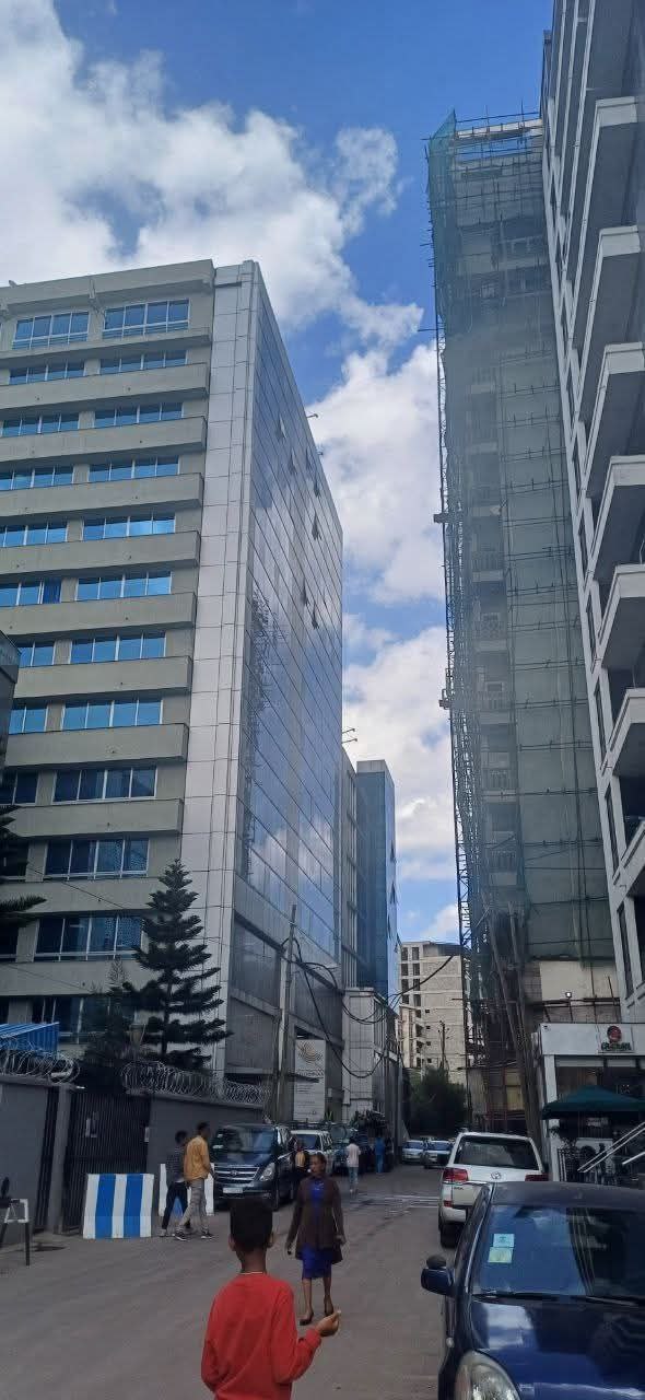 150ካሬ  የሚሸጥ አፓርትማነት በቦሌ ኤድናሞል