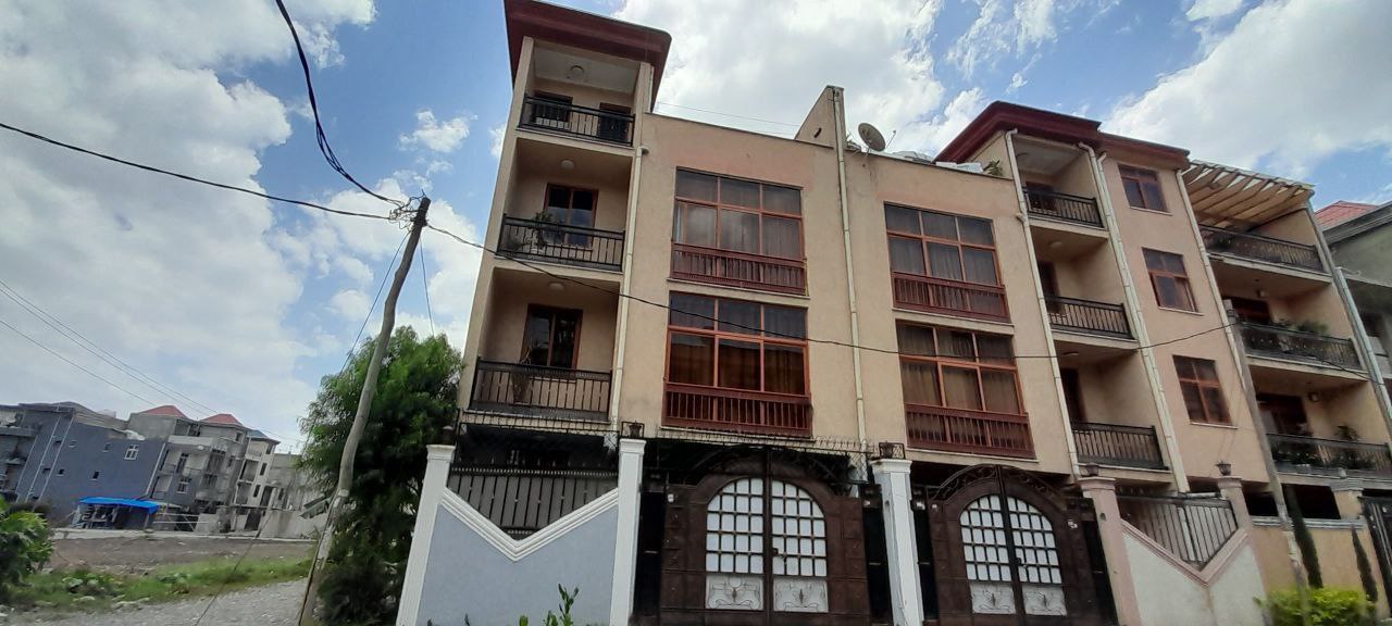 94 ካሬ የሚሸጥ G+3 ቤት በአለምባንክ ቃሊቲ