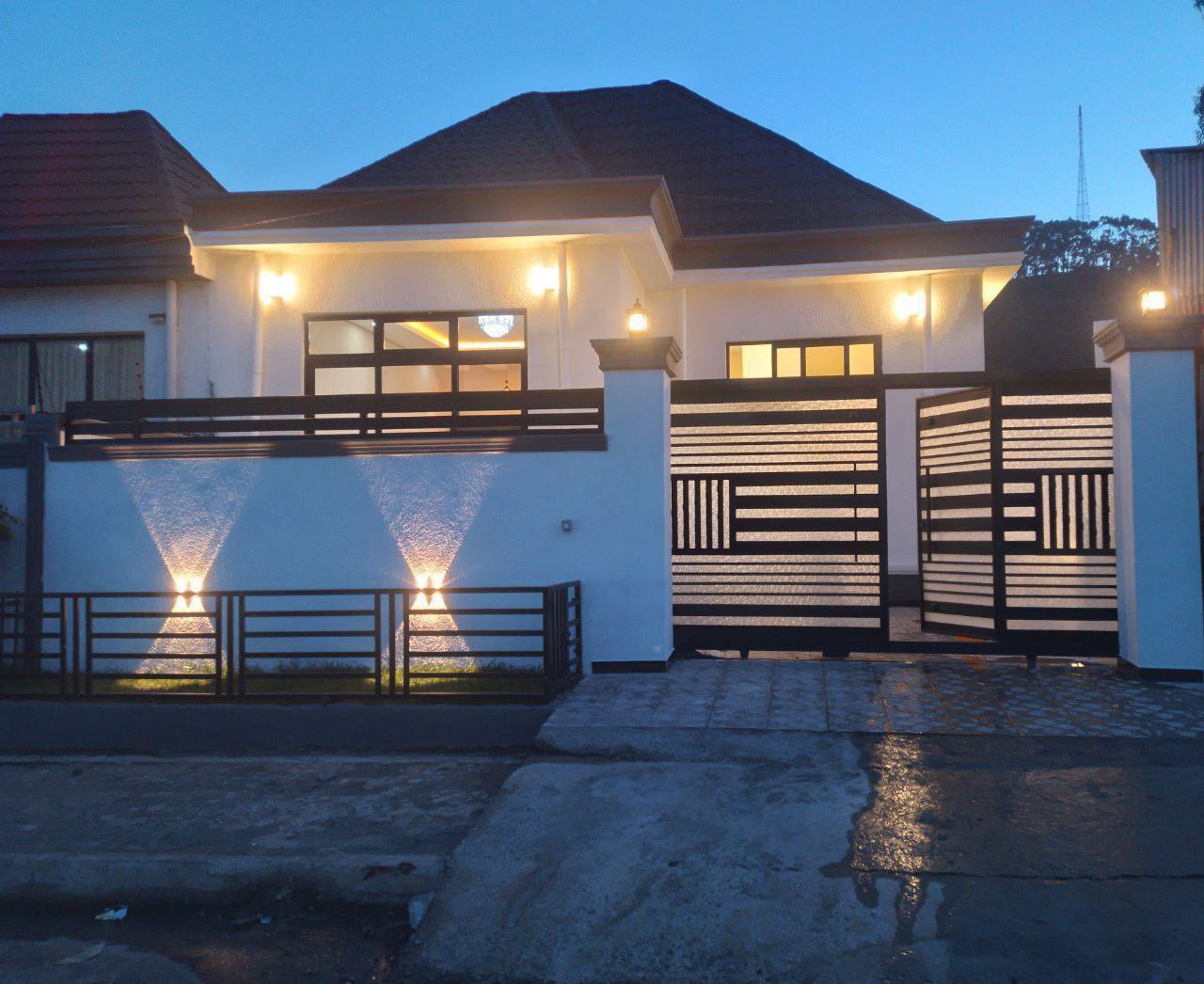 180 ካሬ የሚሸጥ ዘመናዊ ቪላ ቤት በአያት