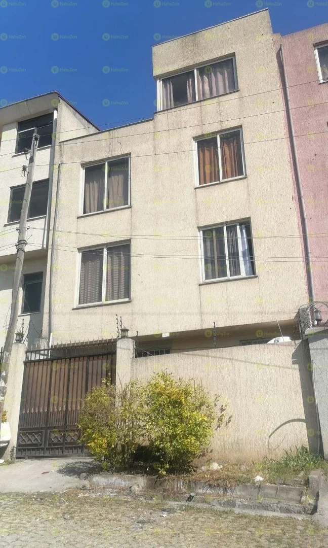 75 ካሬ የሚሸጥ G+3 ቤት በሰሚት