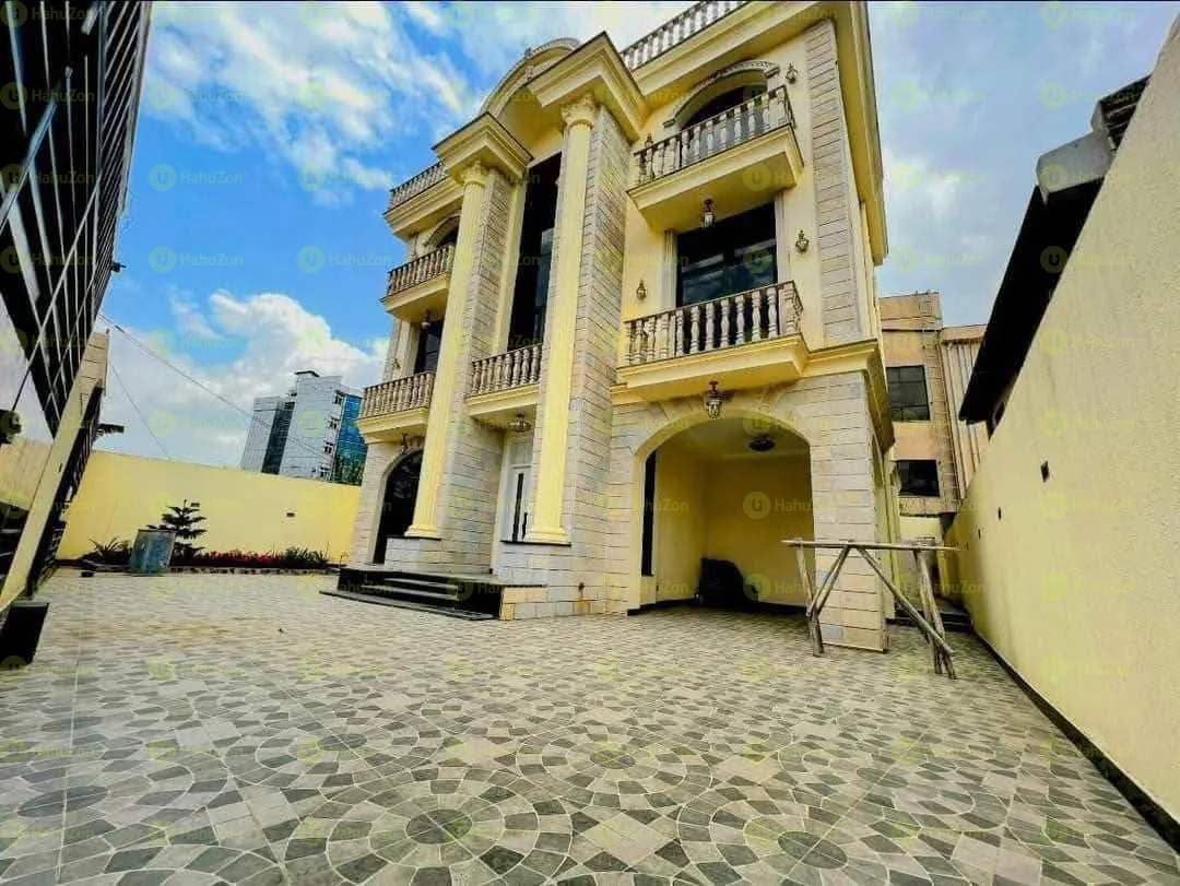 275 ካሬ የሚሸጥ G+3 ቤት በመገናኛ አምቼ