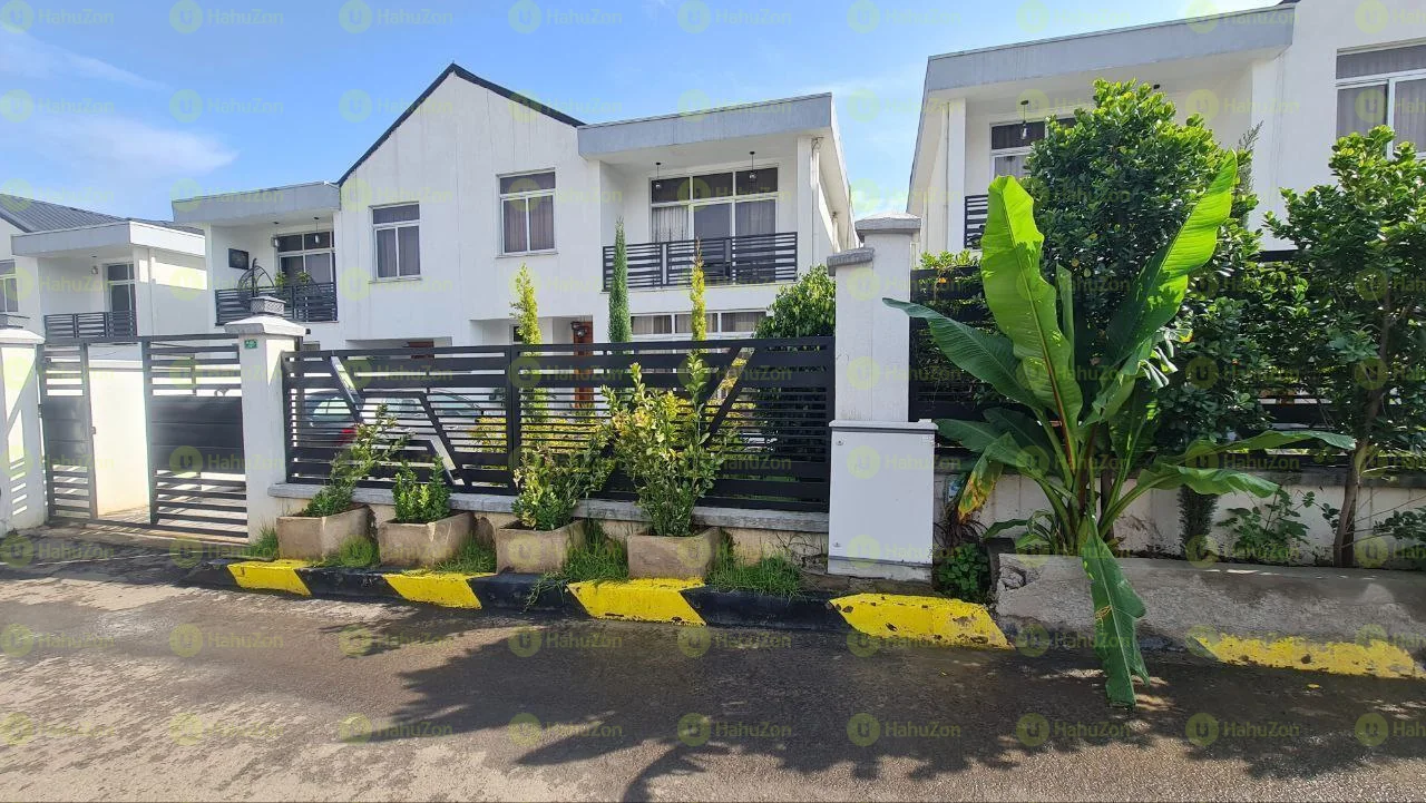 250 ካሬ የሚሸጥ G+2 ቤት በሆሴ ሪልስቴት