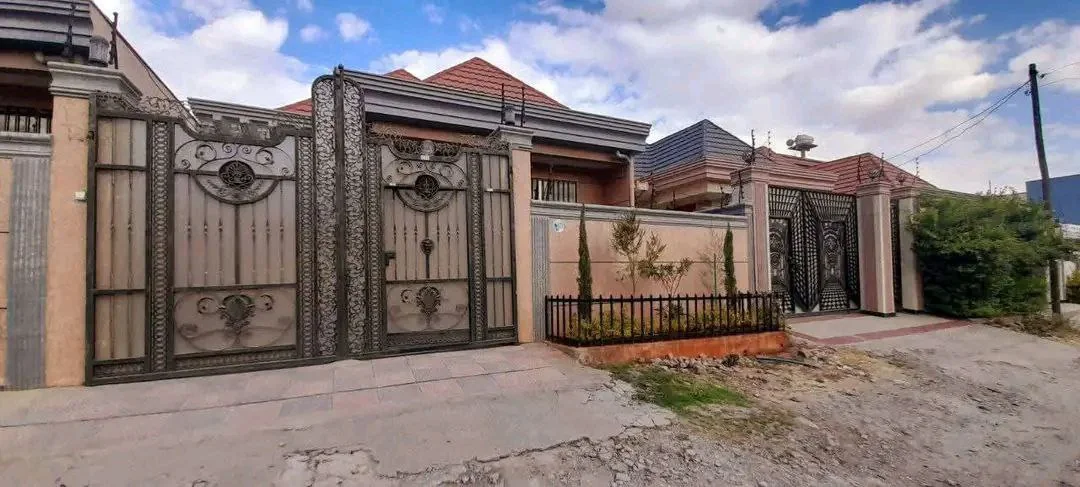 250 ካሬ የሚሸጥ ቪላ ቤት በአያት