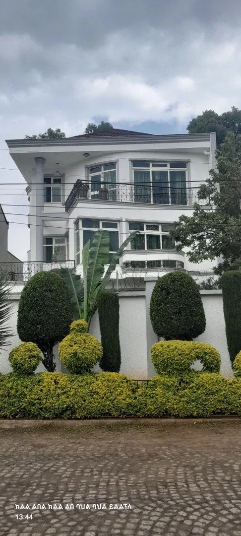 250 ካሬ የሚሸጥ ቤት በጀሞ ሚካኤል