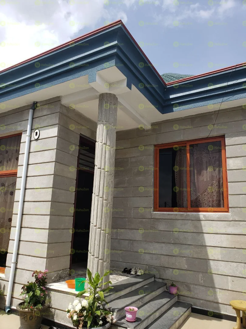 250 ካሬ የሚሸጥ ቪላ ቤት በሰሚት