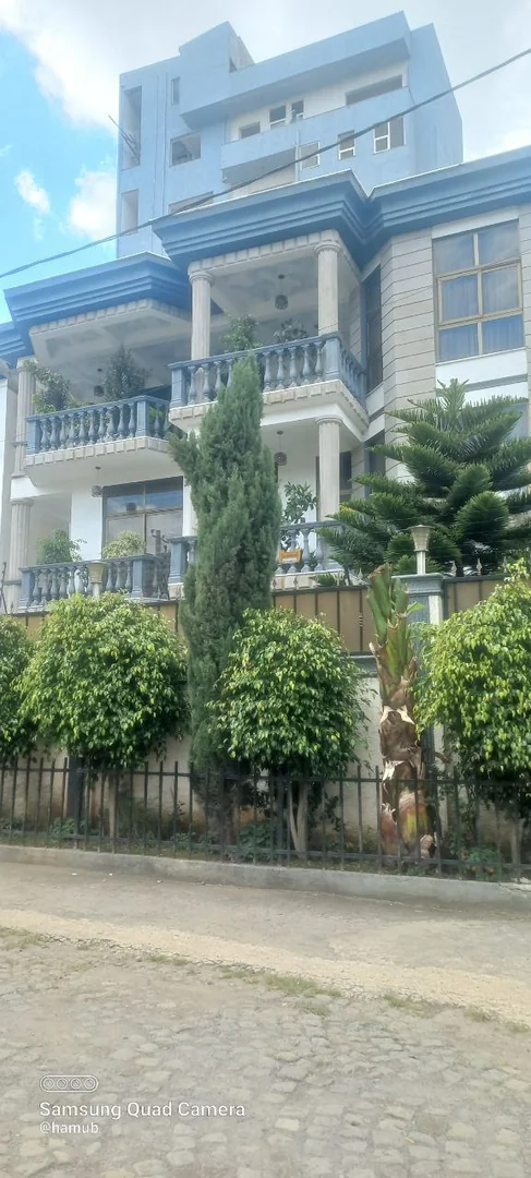 375 ካሬ የሚሸጥ G+2  ቤት በአያት