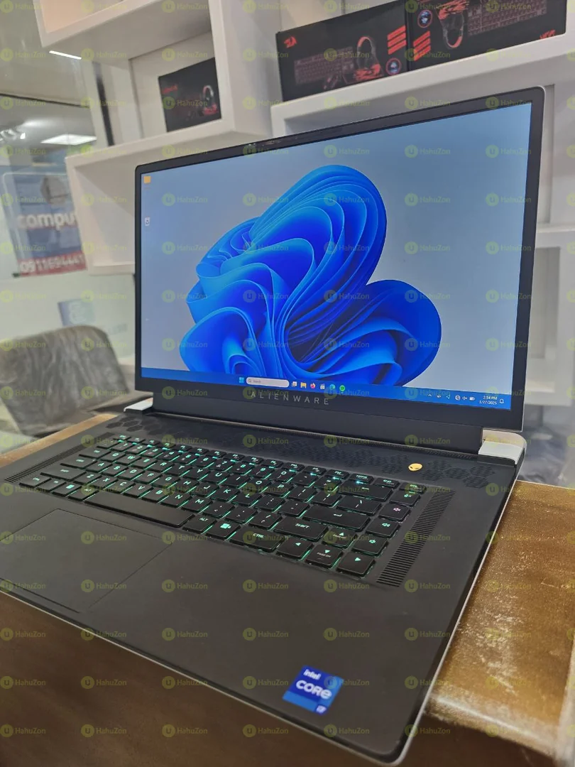 Alienware X17 R2 Core i7-12700H Gaming Laptop