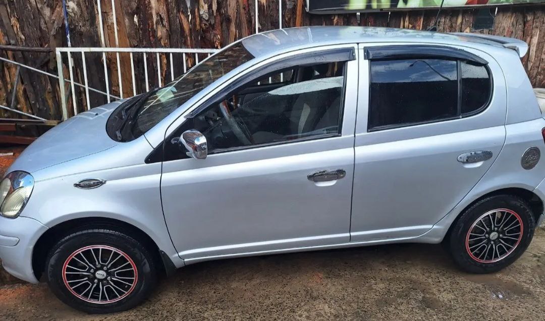 2004 Model-Toyota Vitz