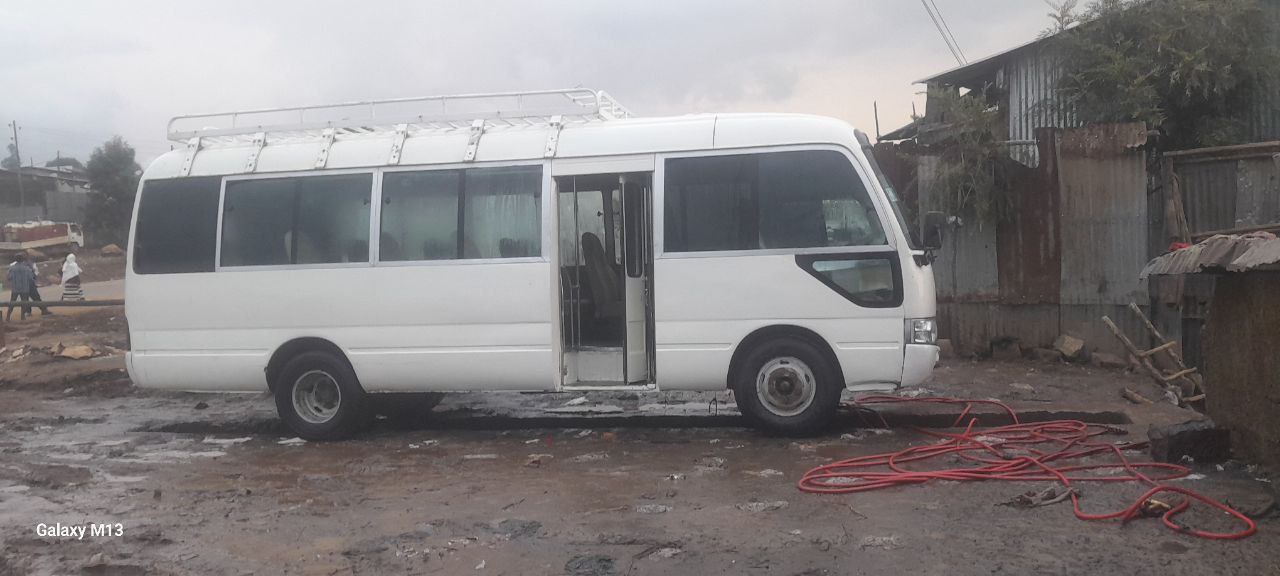 2001 Model-Toyota Coaster