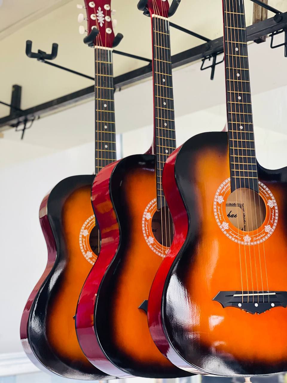 Sar Tenghai Box Guitar