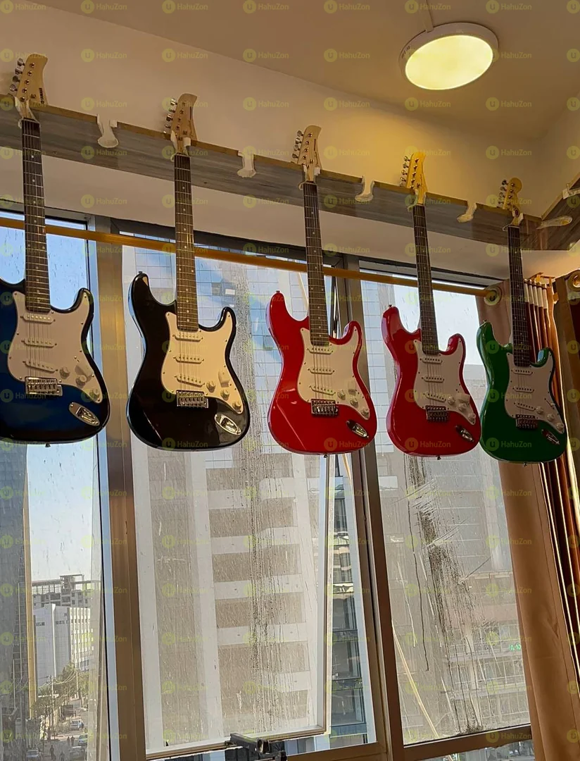 Fender Yamaha & Siltron Lead Guitar