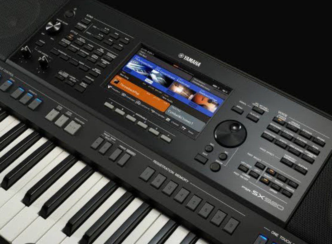 Yamaha PSR SX920 Keyboard